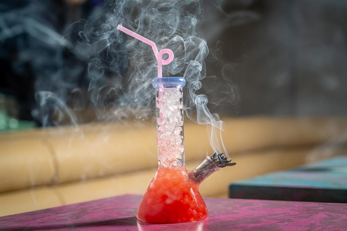 what is zombie tobacco Teen Vapers in Japan Are Getting High on 'Zombie Juice' #Gravitas | Zombie cigarettes are