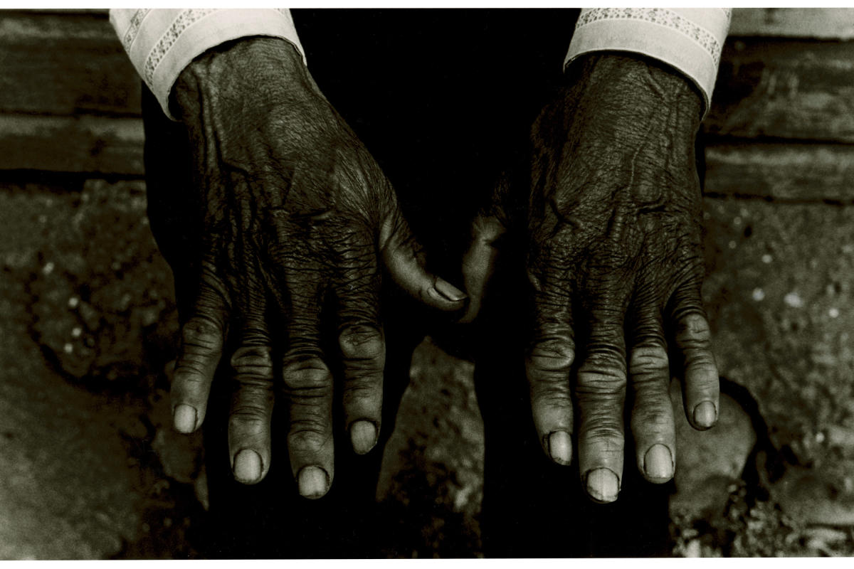 dante_migrant_farm_workers_hands_stamford_ny_ph92