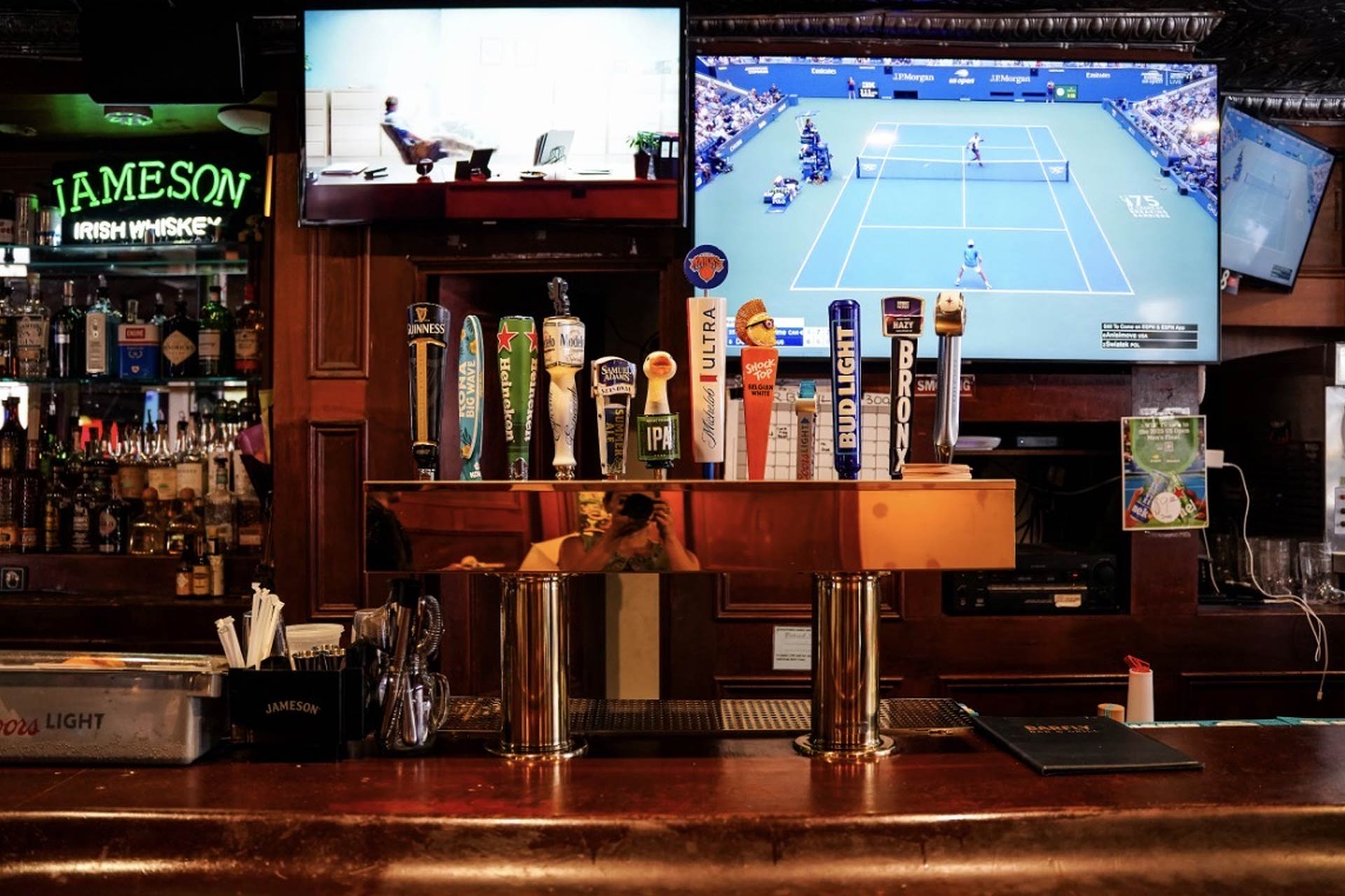 Barfly-Bar-Manhattan-NYC-Courtesy-2.jpg