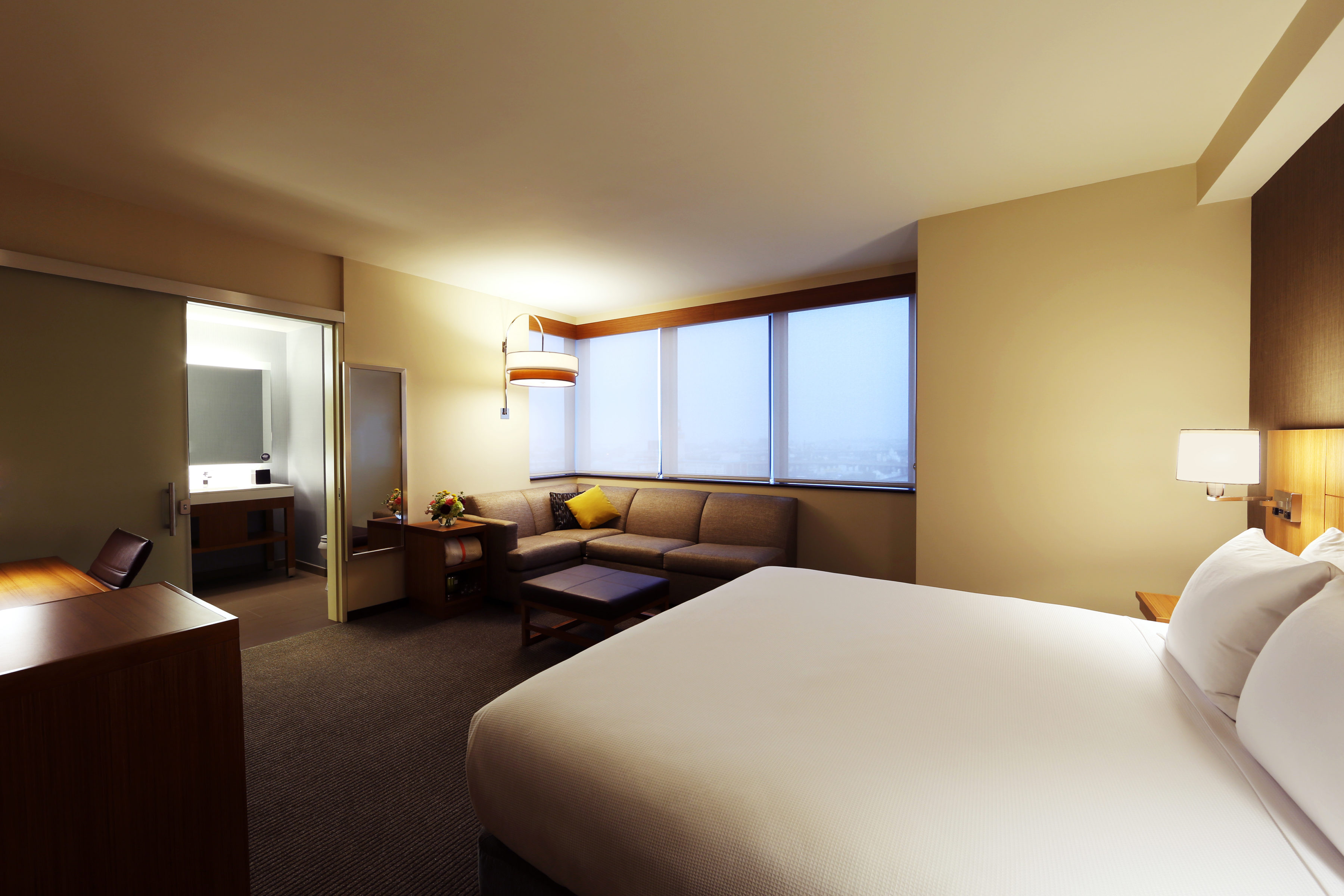 hyatt_guestroom_-_01_-_best