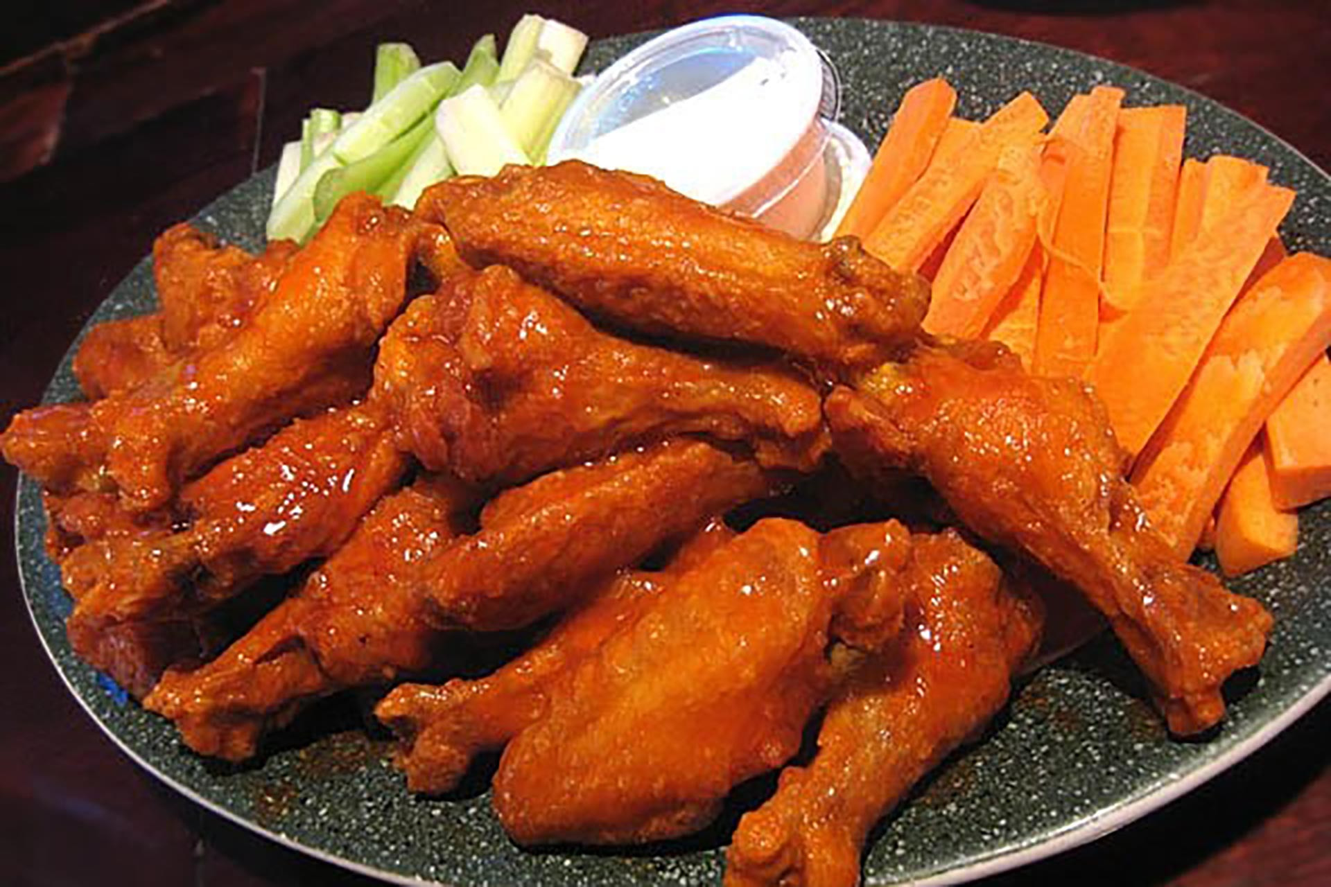 Blondies-Sports-Bar-Manhattan-NYC-Courtesy-2.jpg