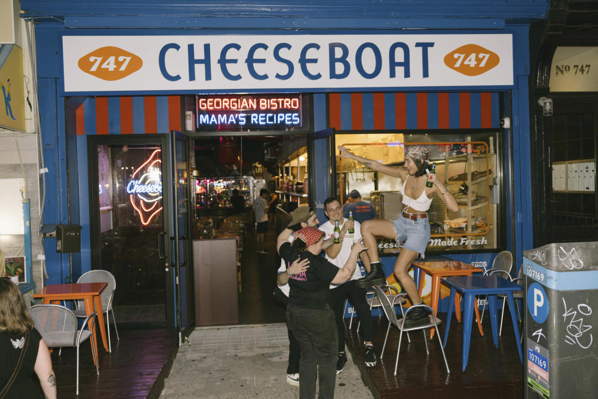 Cheeseboat-NYC-Photo-Jake-Slayers-3.jpg