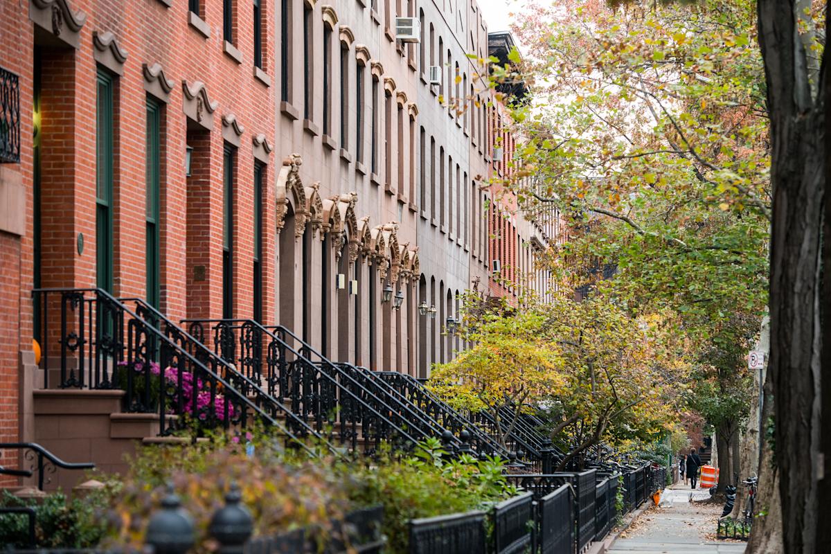 Cobble Hill Historic District, exterior