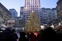 rockefeller_christmas_tree_and_skating_jen_davis_x9a9247-2