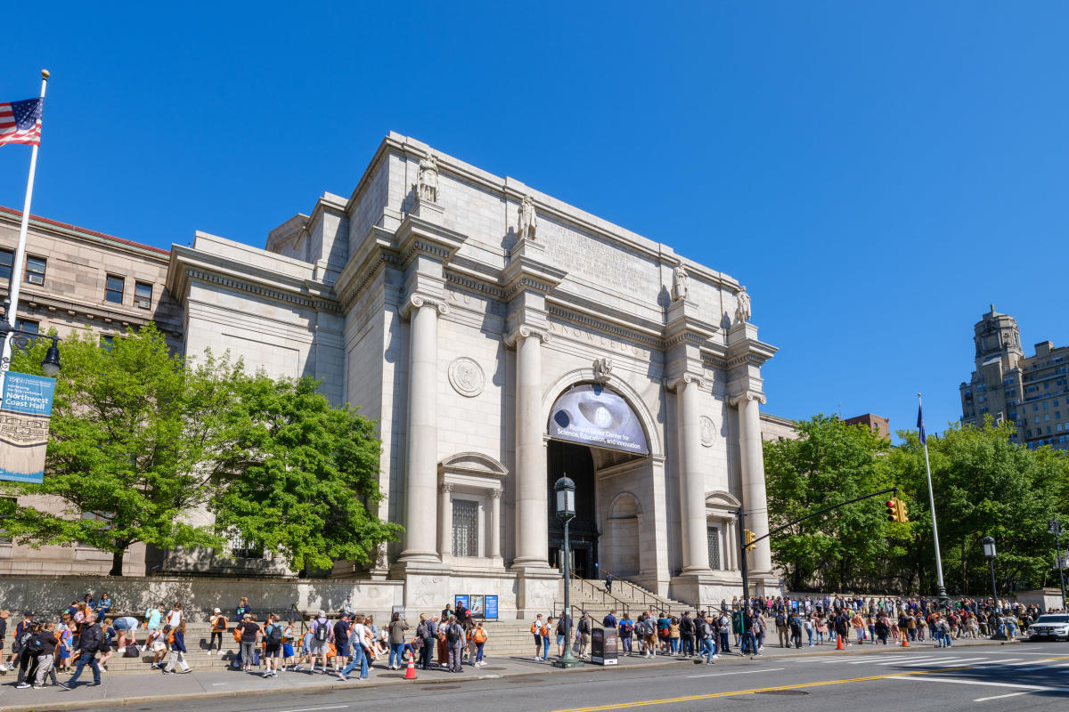 exterior of the American Museum of Natural History