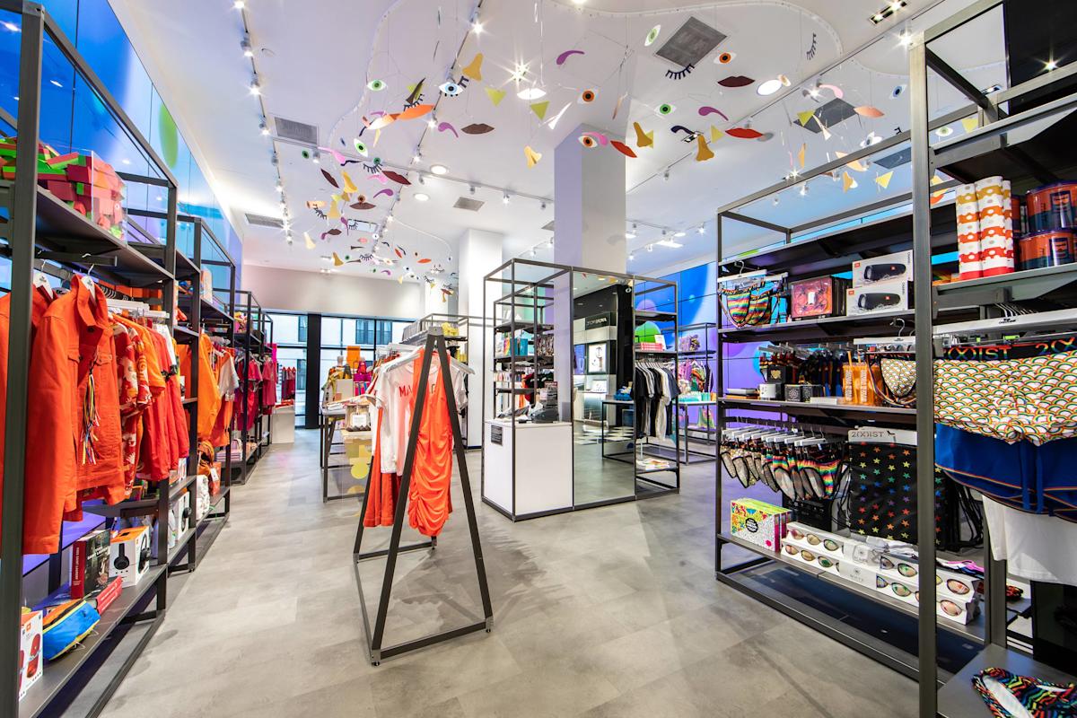 pride for all, interior