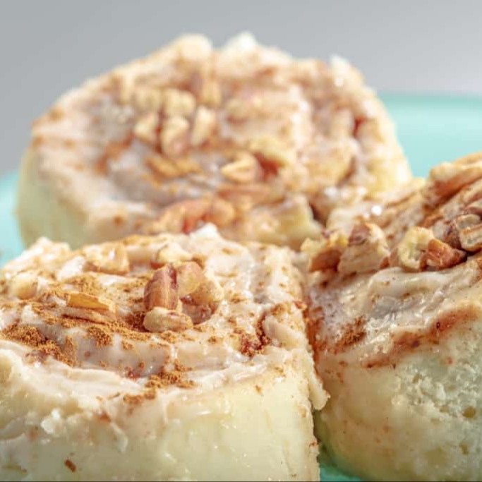 Recipe: Cinnamon Rolls with Fall-Spiced Candied Pecan Topping