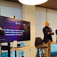 Pony-Mago during presentation