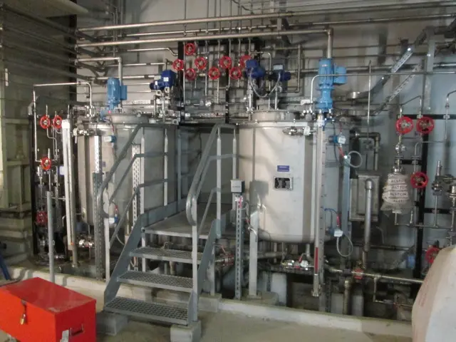 Dispositif de filtration du circuit d’eau brute de refroidissement du condenseur.