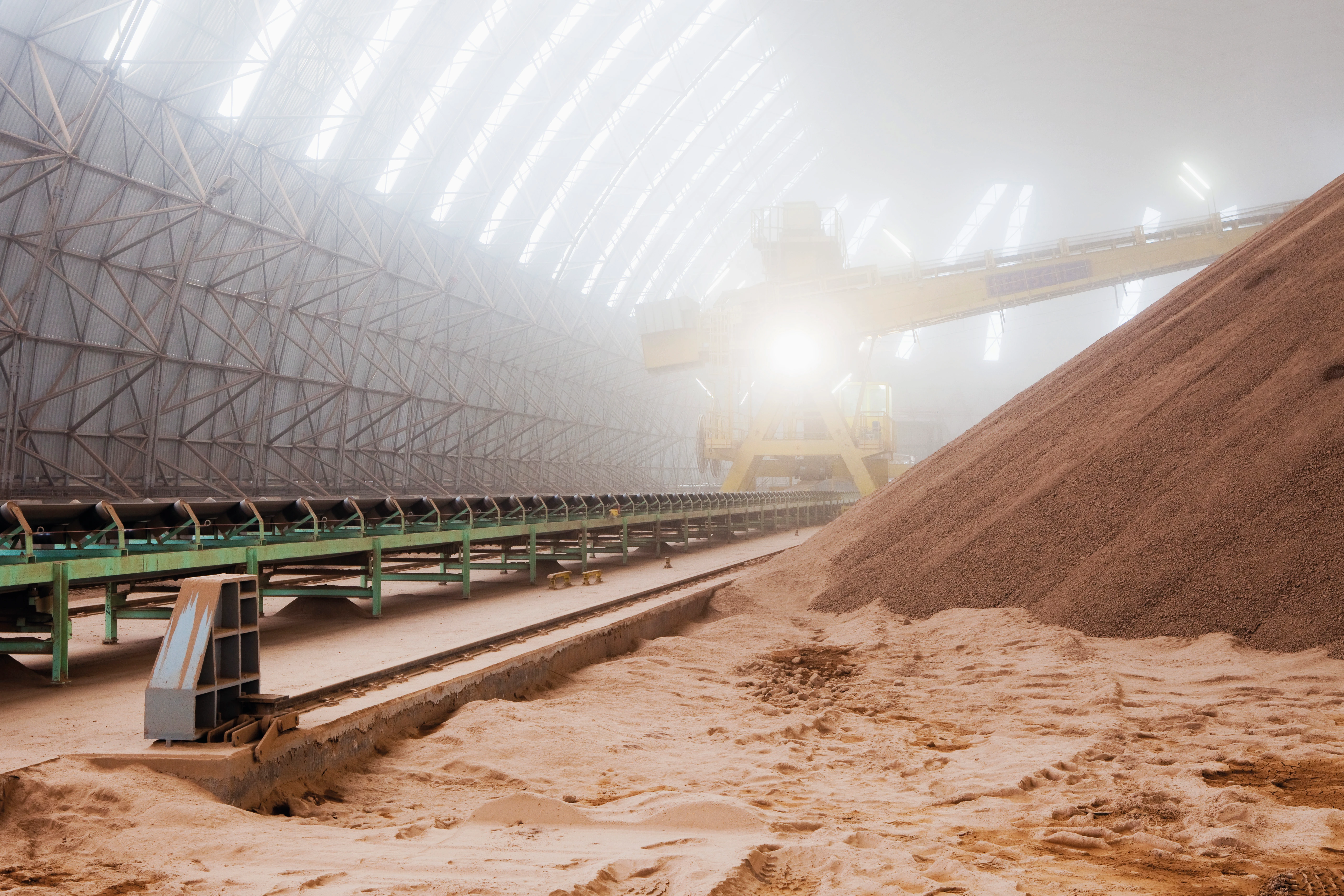 Snef expertise filière Mines, sidérurgie, aluminium, matériaux de construction, ciment et verre.