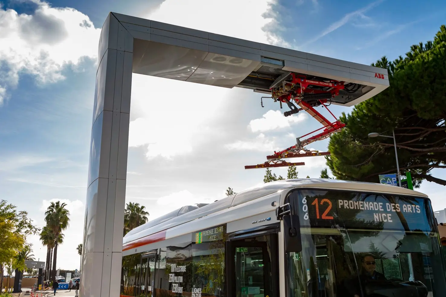 Métropole Nice Côte d’Azur, RLA Régie Ligne Azur - Nice : Etude et réalisation d’infrastructures de recharge rapide de bus électriques en milieu urbain équipées de pantographes.