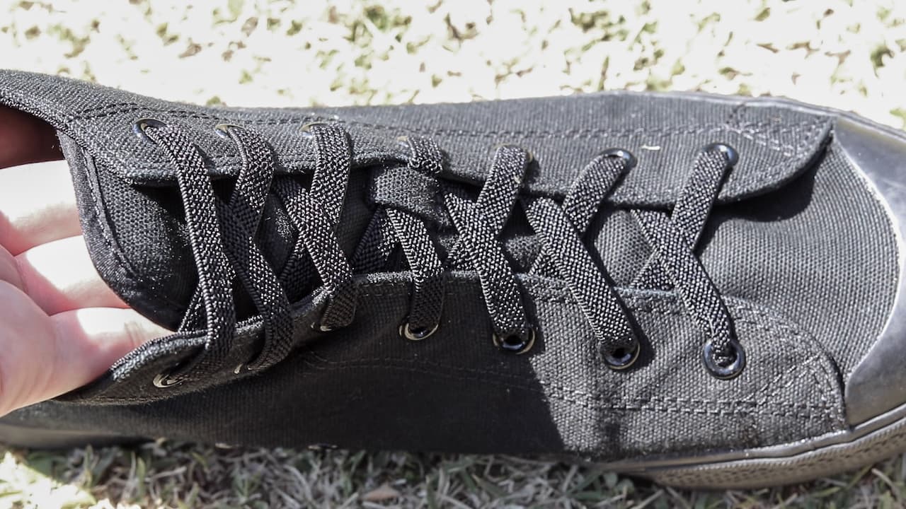 muji-high-top-sneakers-seria-shoelace-5