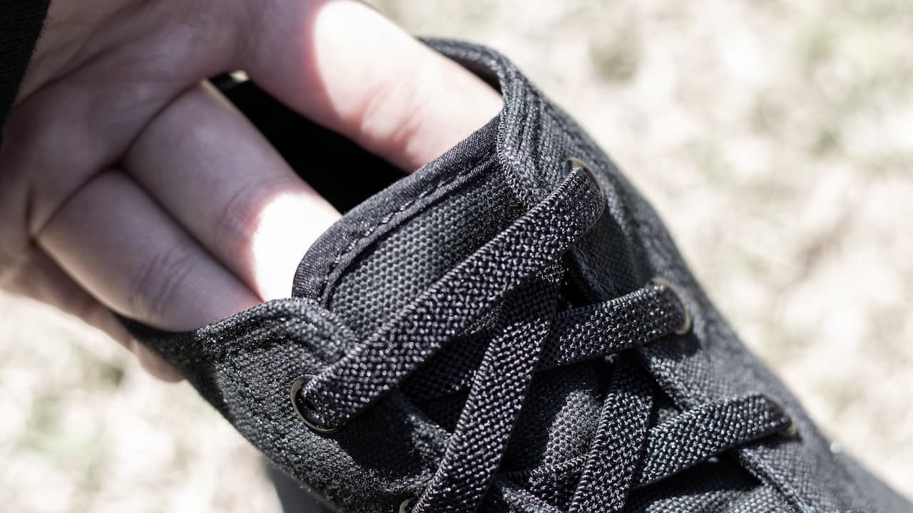 muji-high-top-sneakers-seria-shoelace-4