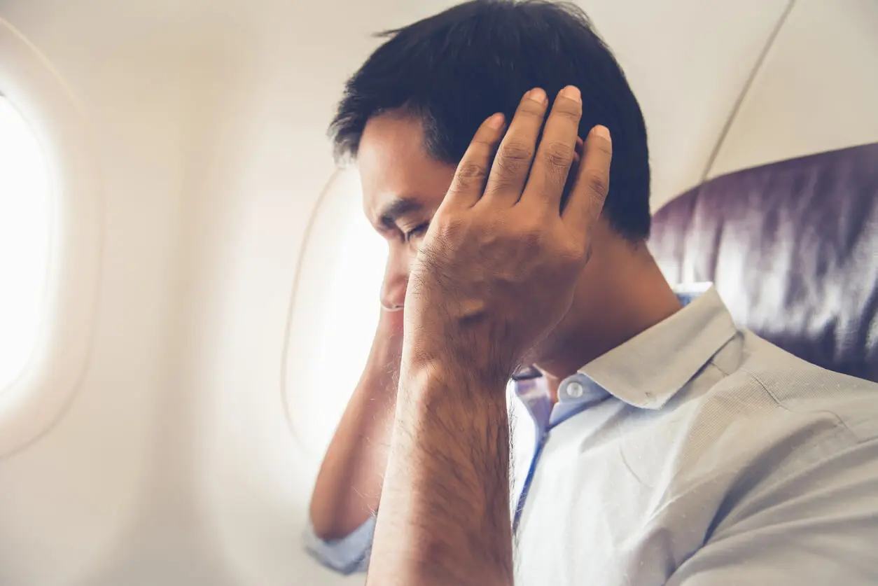 can-you-fly-with-an-ear-infection-risks-tips-and-treatment