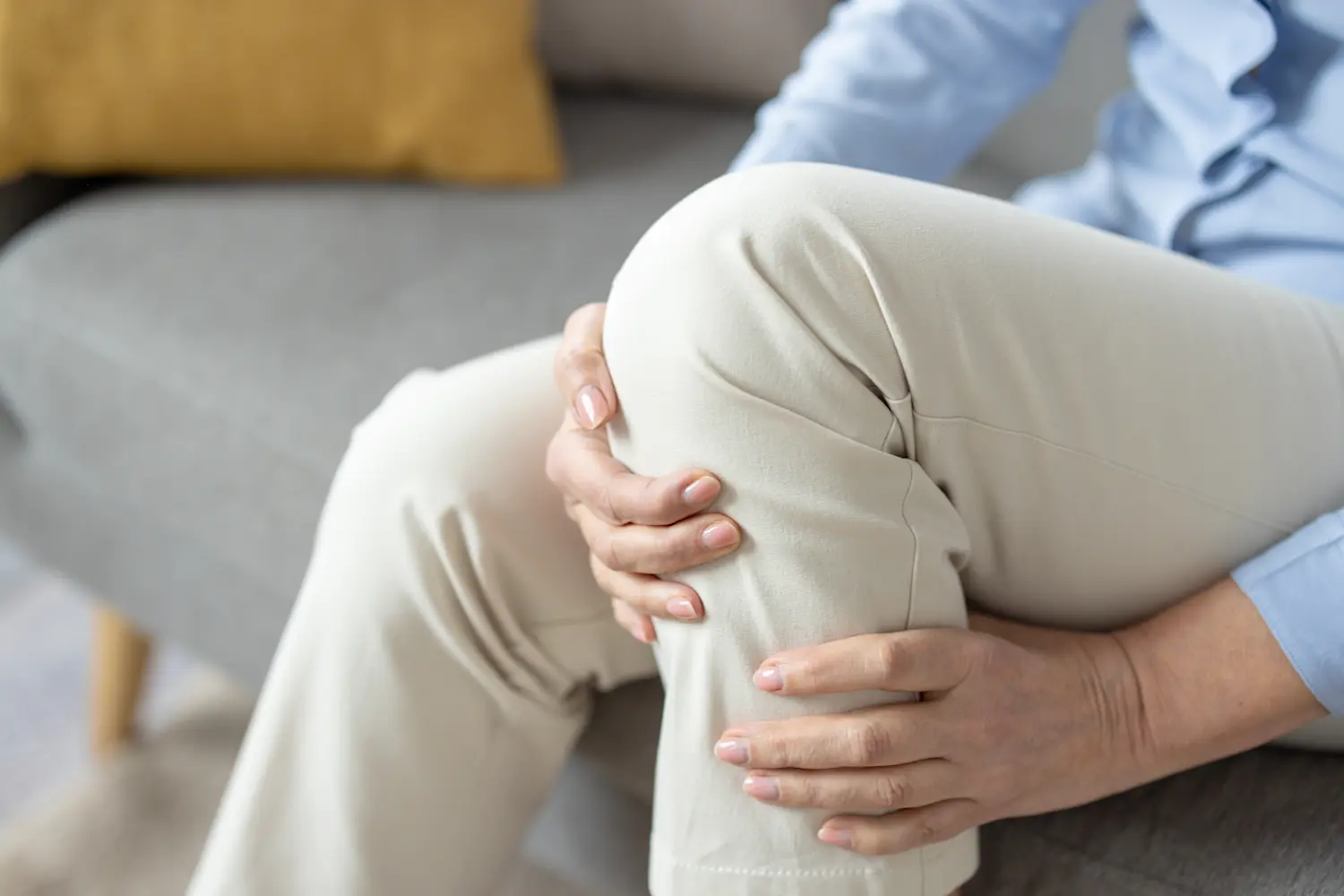 What Does Arthritis Feel Like? Symptoms and Treatment