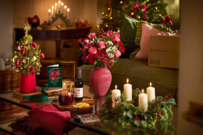 christmassy mantlepiece and tree