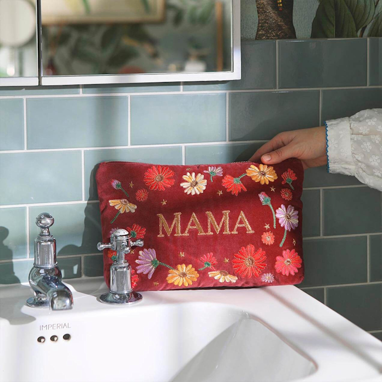 The Mama Pouch 