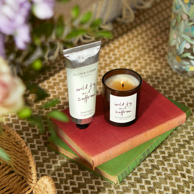 A mini pamper set; candle and handcream