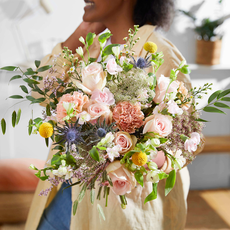 Bloom & Wild The Dara hand-tied bouquet