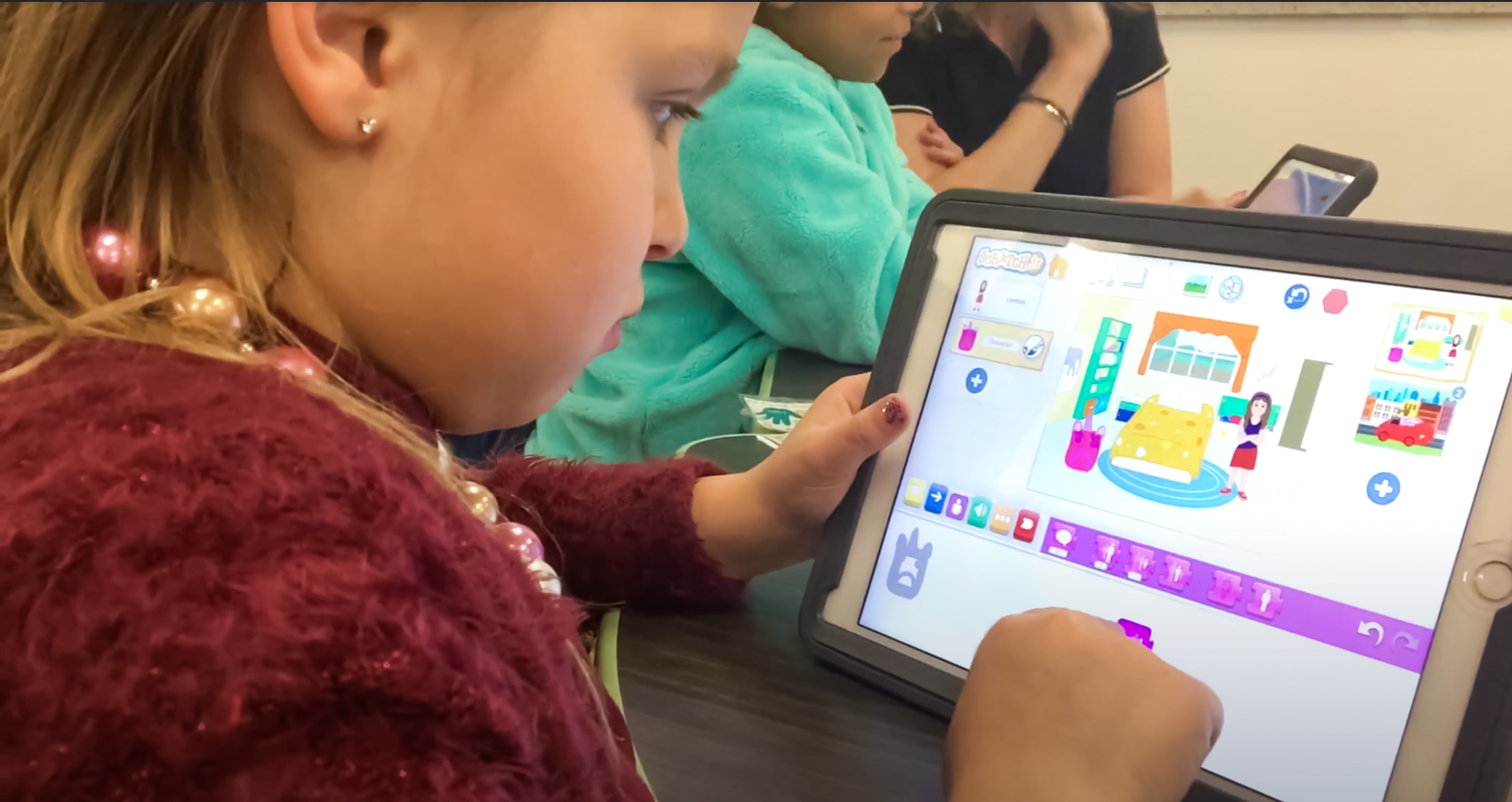 Ogdengirlwithpad-min