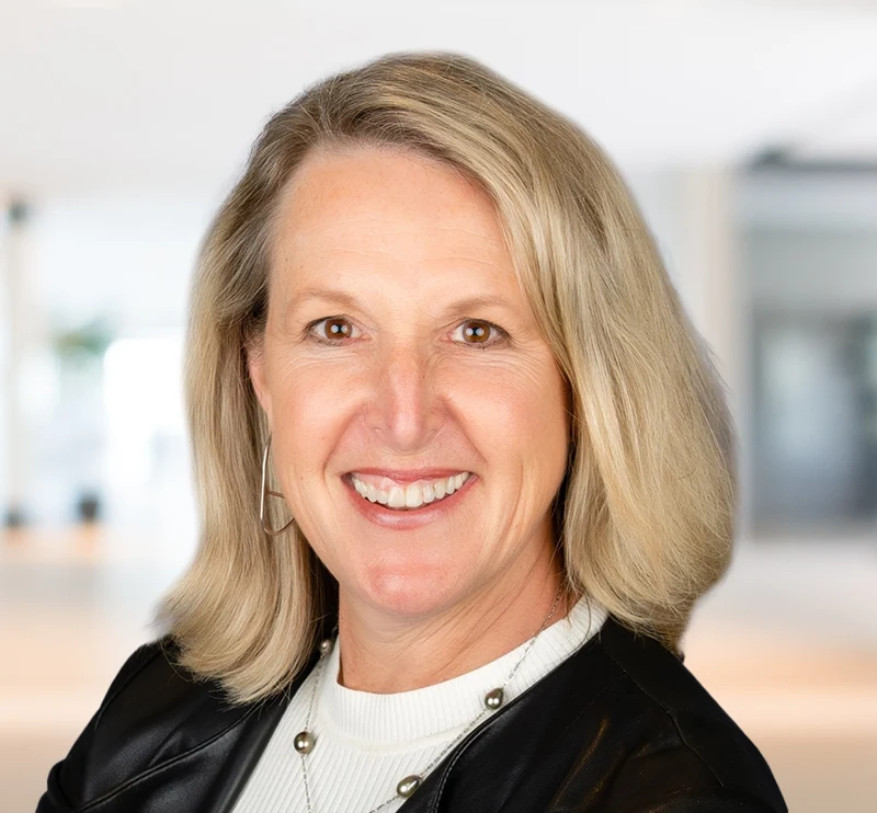 Laurie McGraw headshot