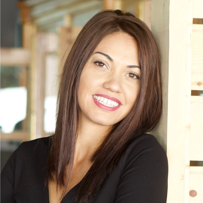 Roxana Cham, MD headshot