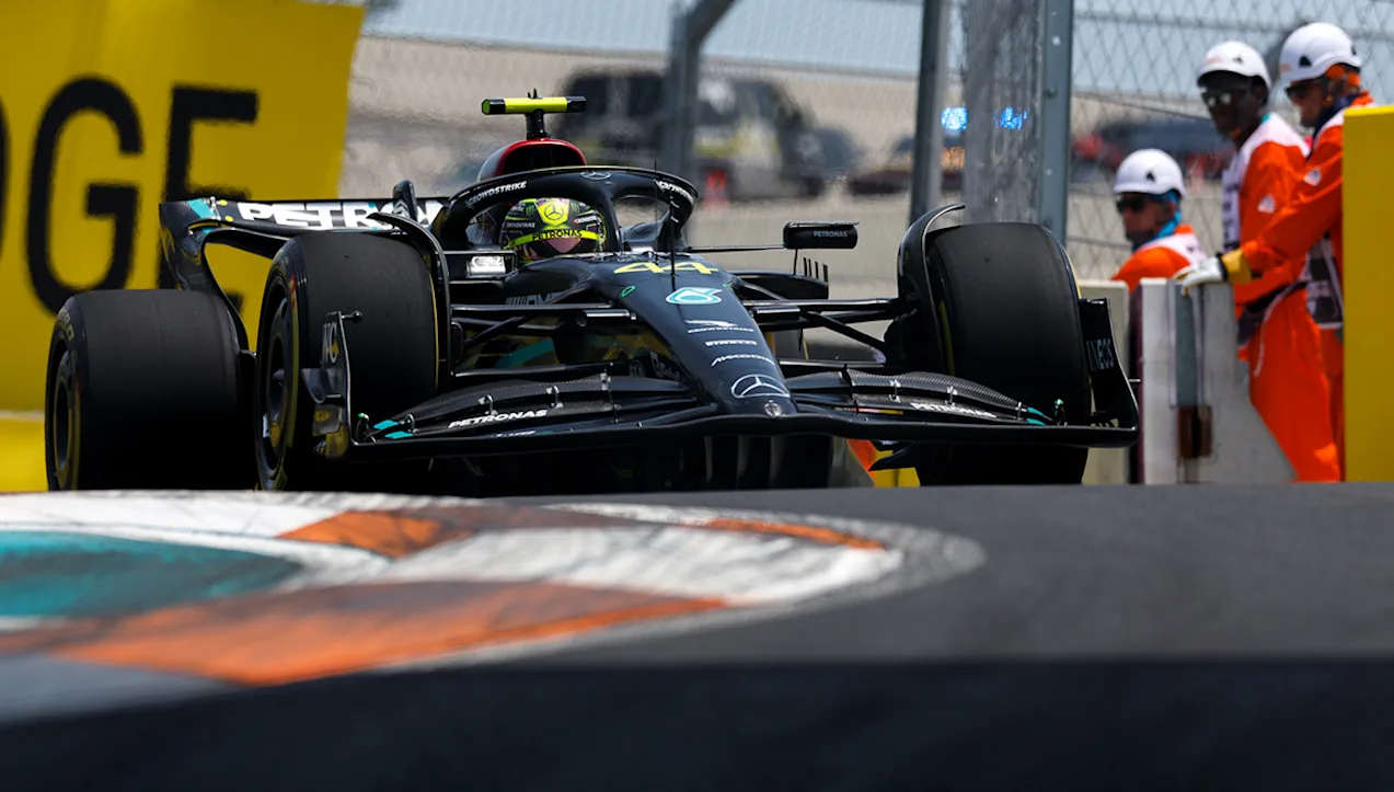 01-Lewis-Hamilton-Mercedes-AMG-F1-Miami-top