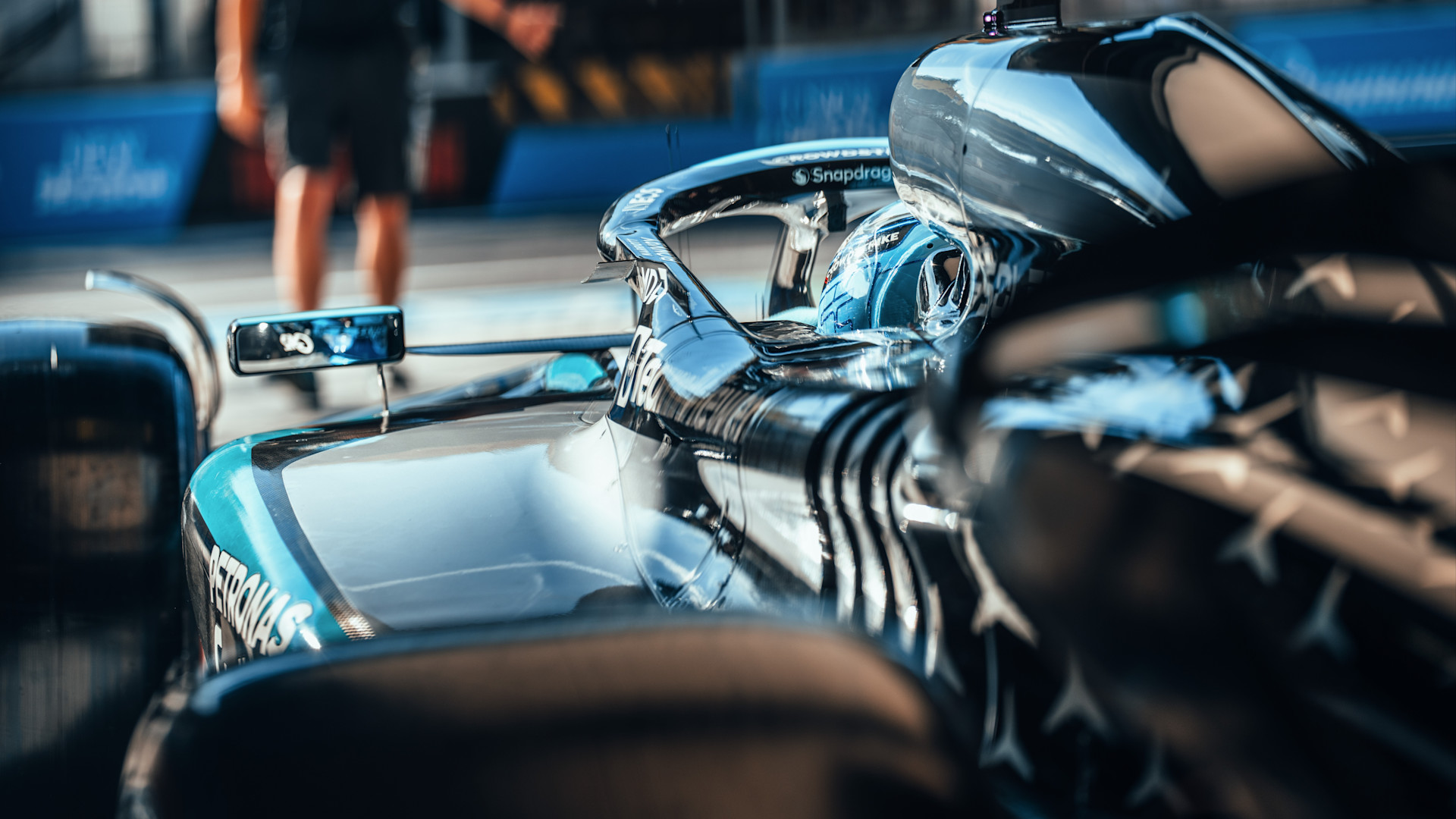 【宇宙飛行士】Mercedes-AMG PETRONAS F1 Official Mercedes-AMG PETRONAS F1 Team Website - Mercedes