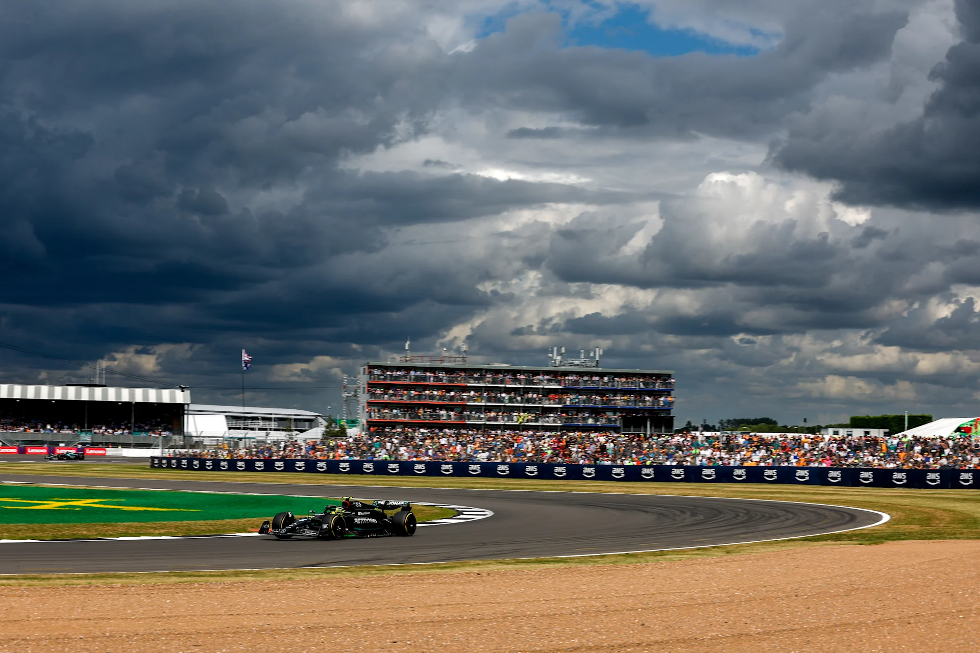 F12023GP11GBR JK097448