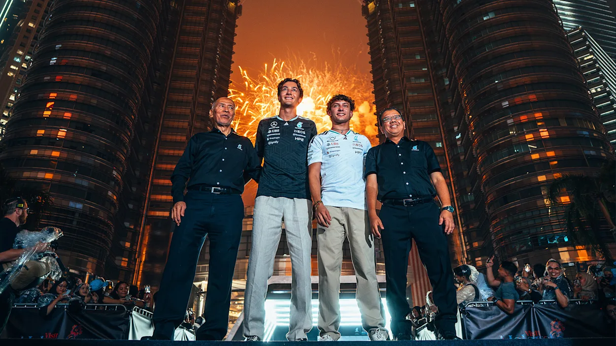 01-top-RP---Petronas-Twin-Towers---21-4x5