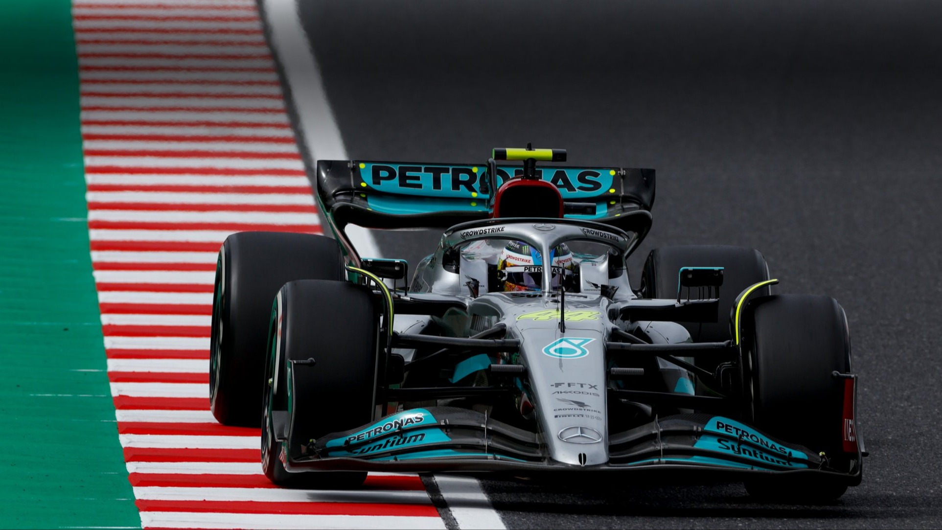 Tough Qualifying for Mercedes-AMG in Suzuka: Lewis P6, George P8
