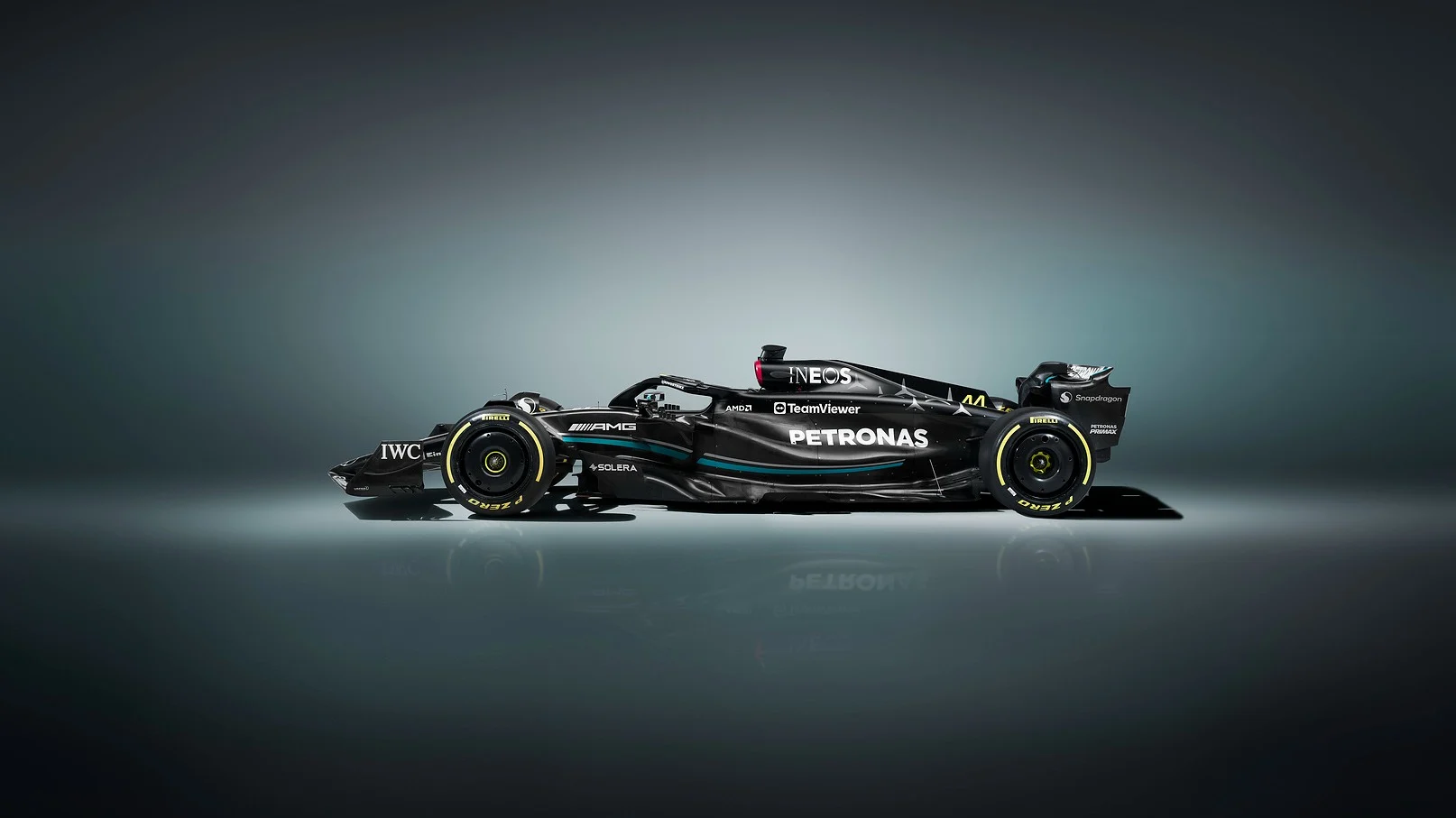 M370506W14 Studio Shoot 2023 Lewis Hamilton Side On