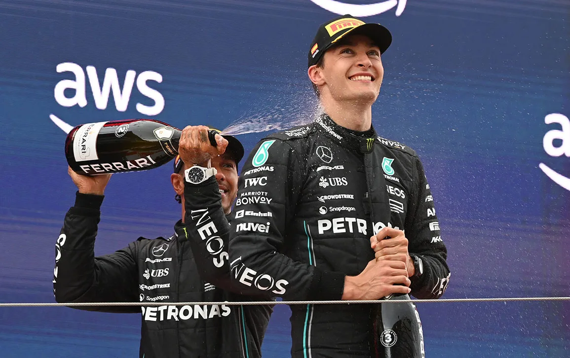 TEAM-QUIZ-PHOTO-2-GR-LH-PODIUM