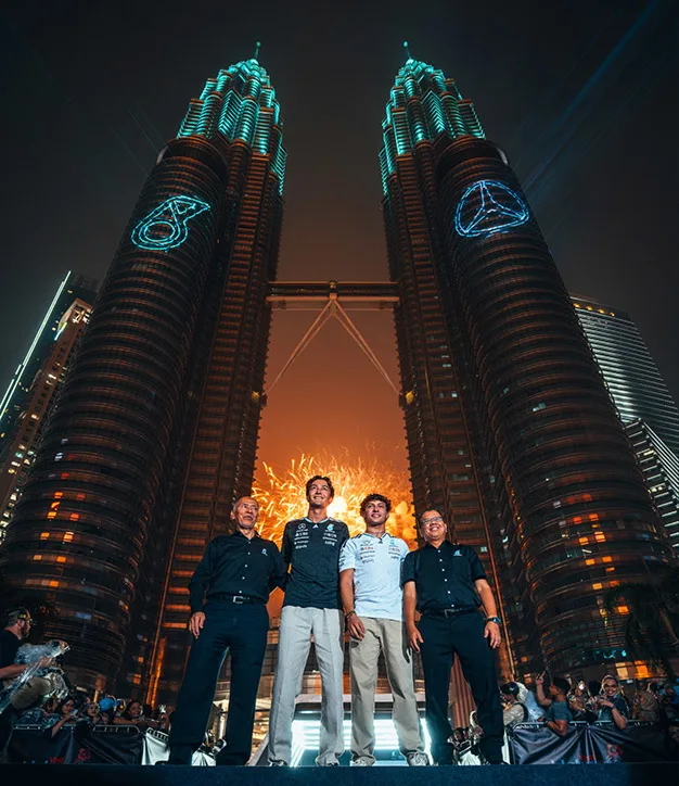 01-mobile-RP---Petronas-Twin-Towers---21-4x5