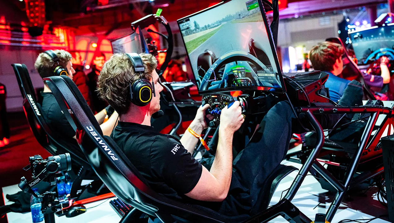 02-Sim-racing-2-top