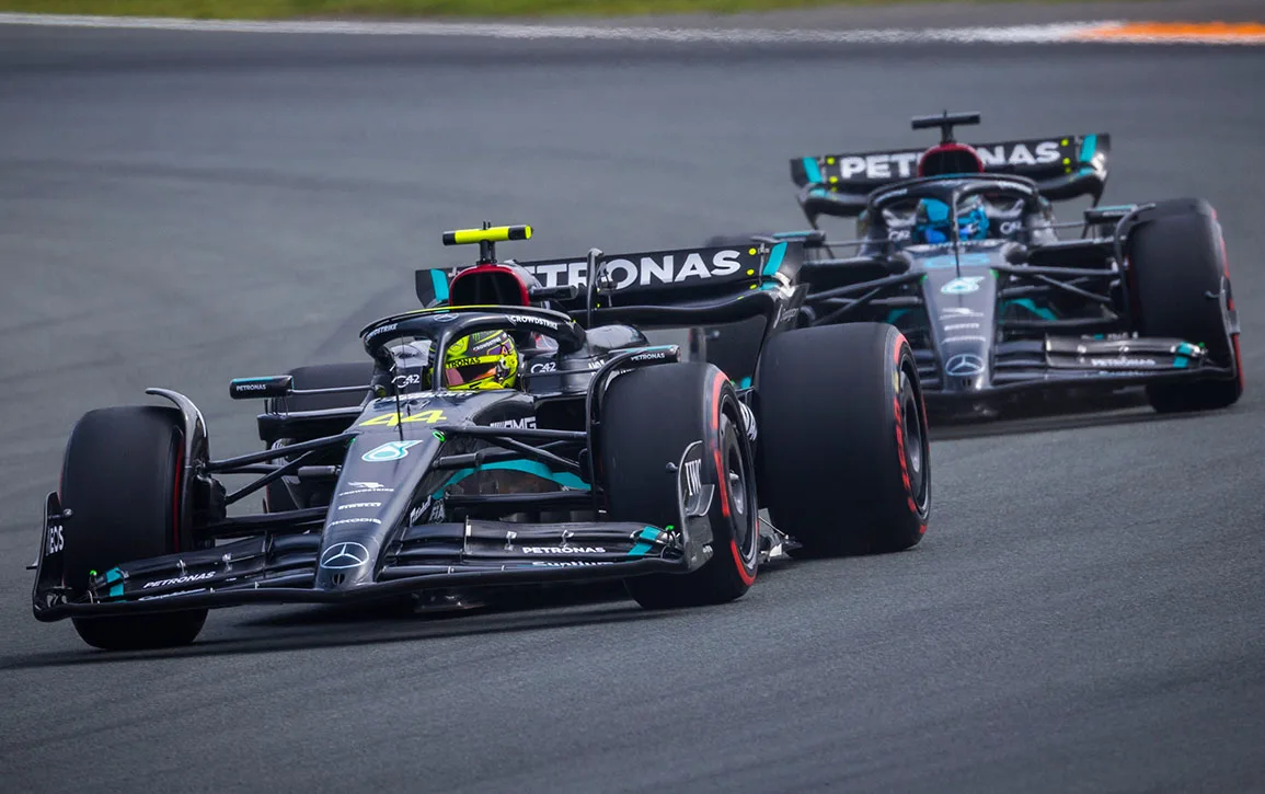 TEAM-QUIZ-W14-TRACK-SHOT