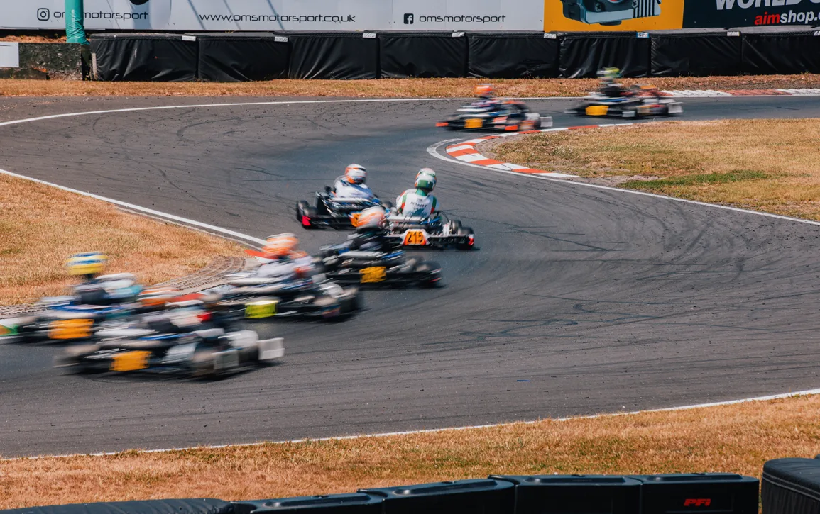 amg petronas tenis kart