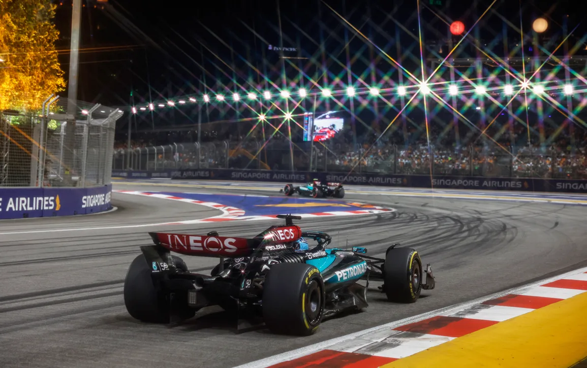 Singapore-GP-Race-Page-IMAGE-2
