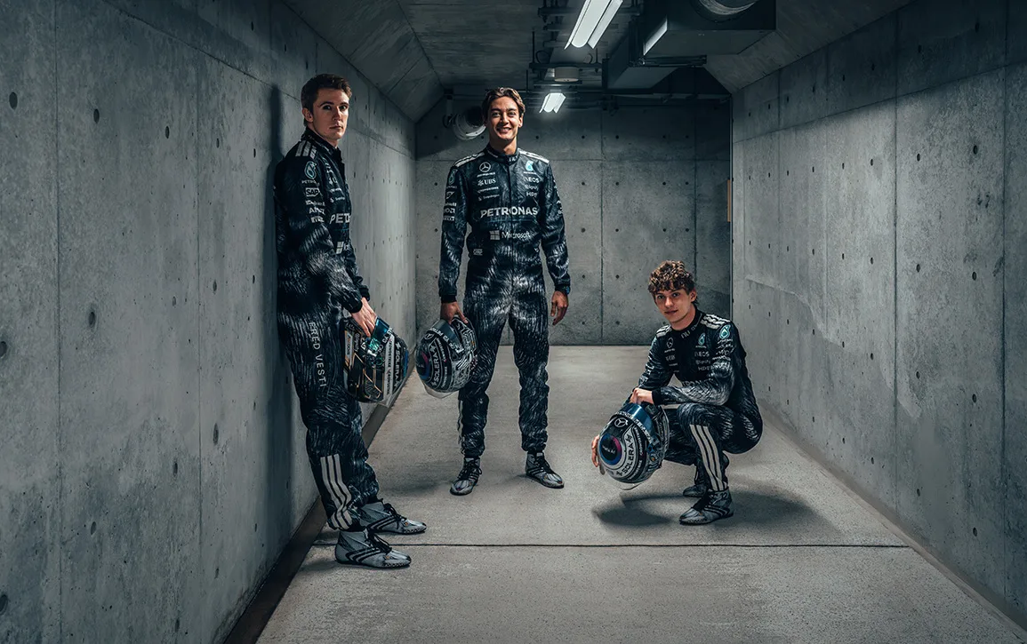 M588819