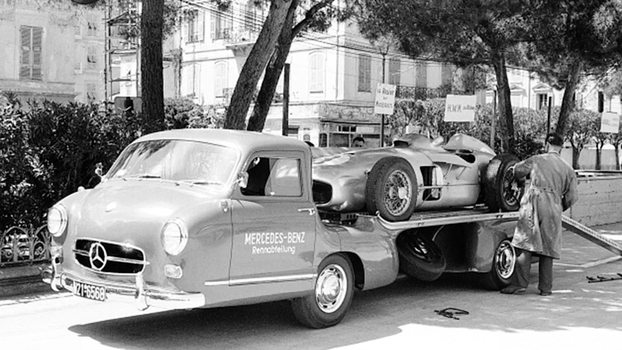 top bildM204794 Mercedes Benz W 196 R on its race transporter
