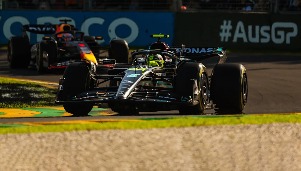 00-Lewis-Hamilton-Melbourne-2023-top