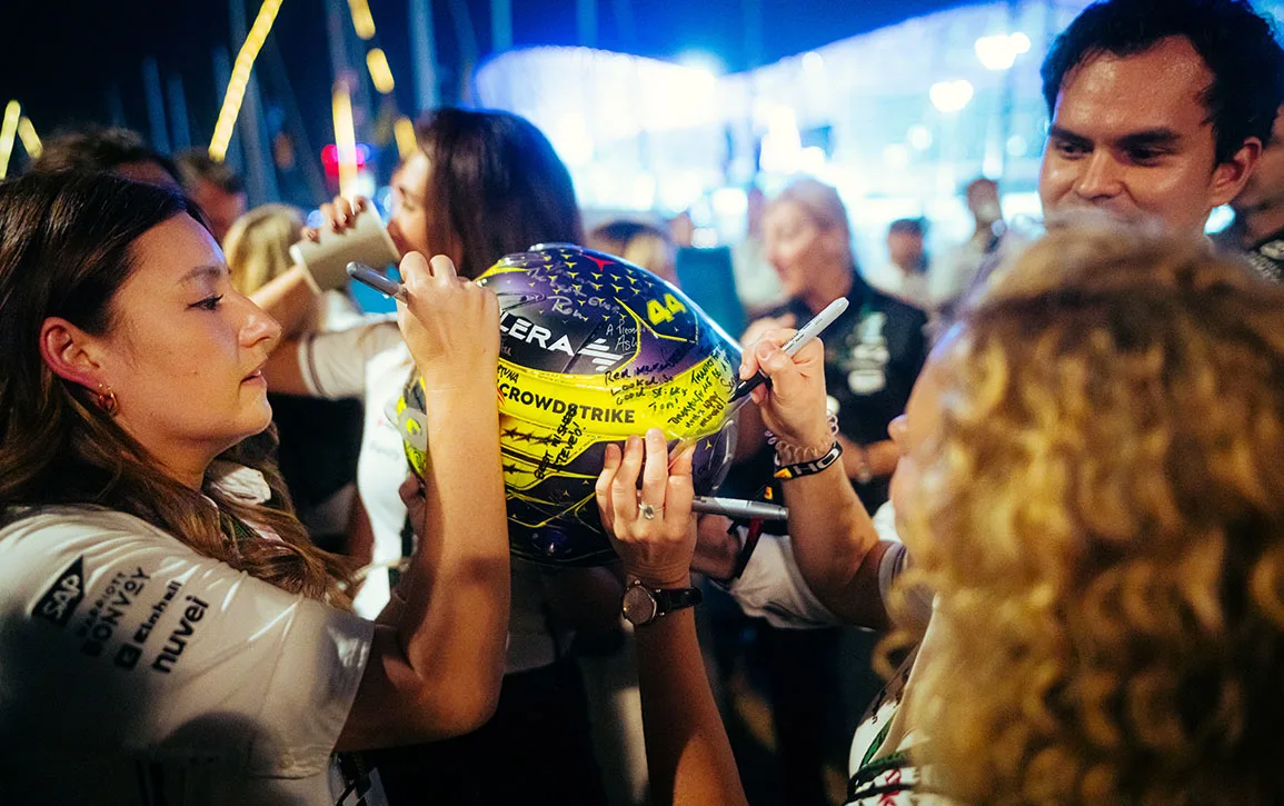 Helmet signing