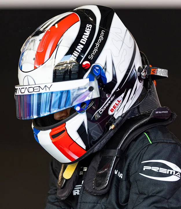 MF1 240416 Snapdragon helmet M419242 4x5