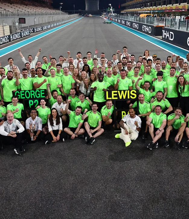 TEAM-QUIZ-TITLE-PHOTO-mobile
