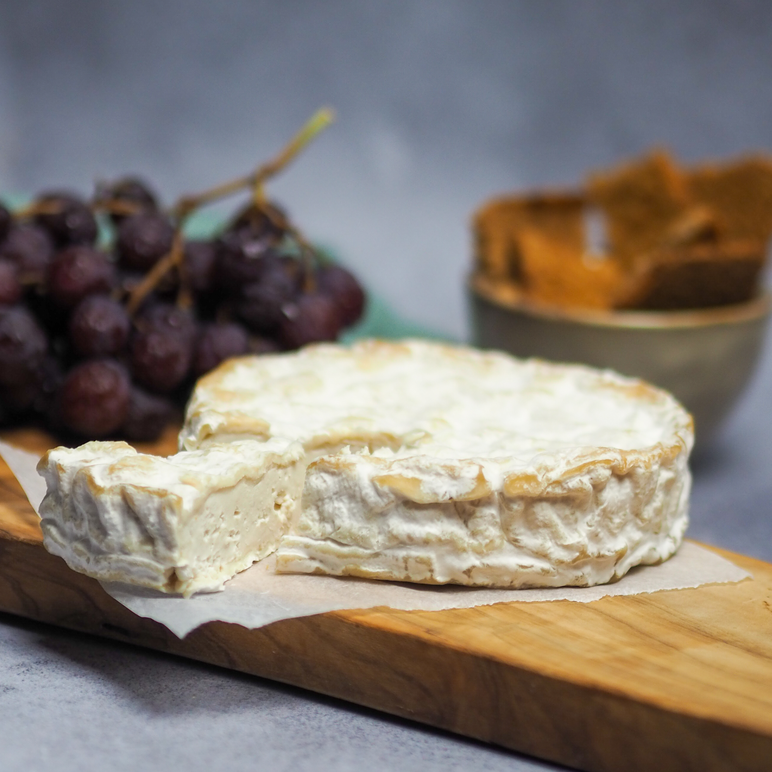 Amandel brie - Featured