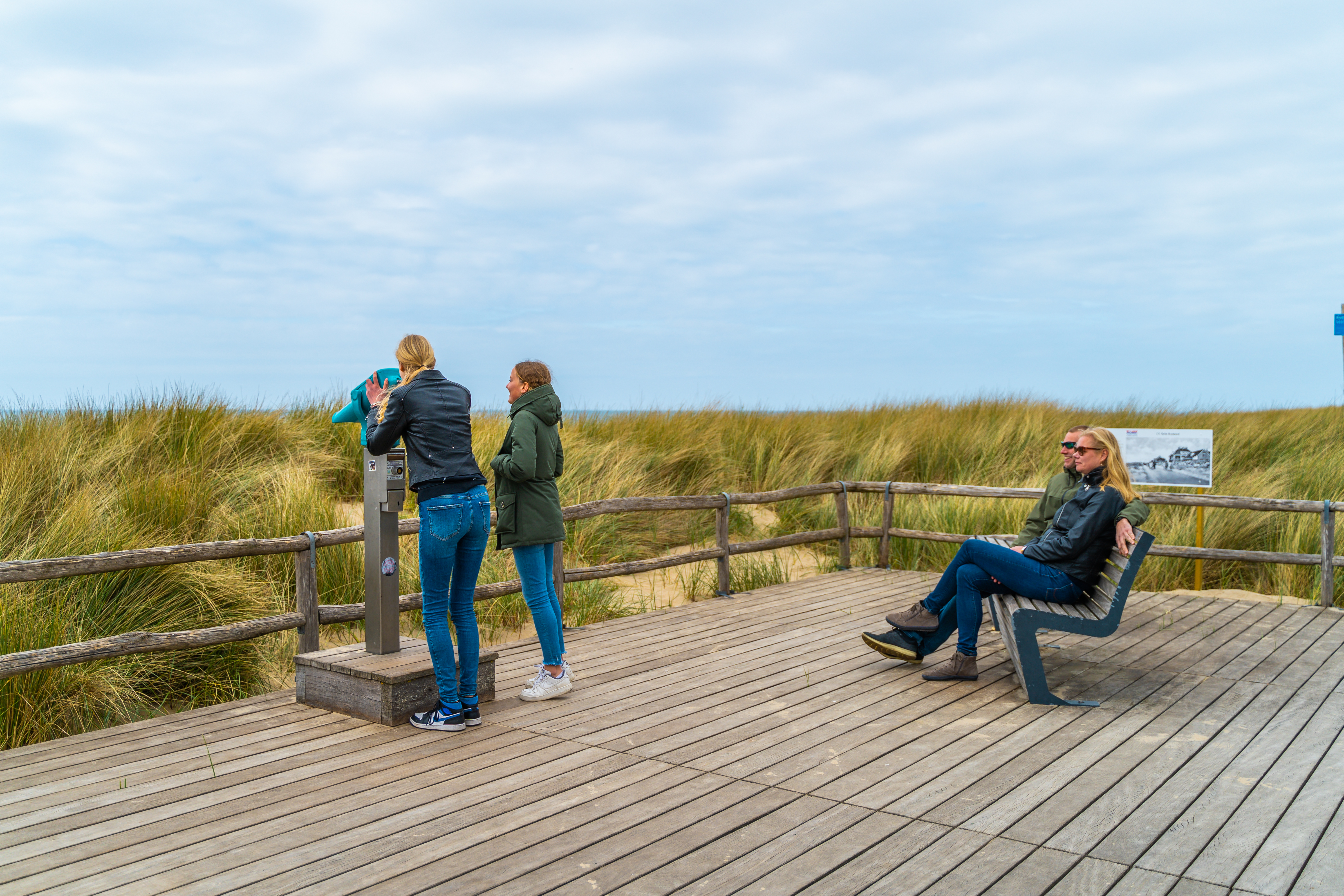 EuroParcs Koningshof family at the beach looking out
