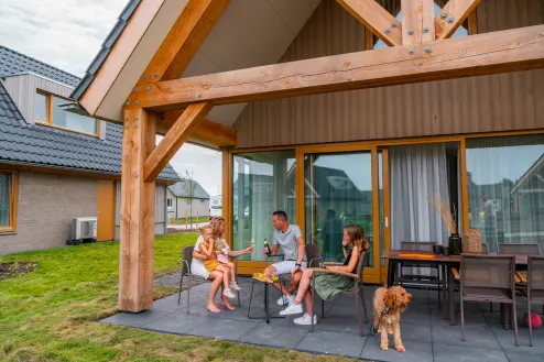 EuroParcs Cadzand family with dog