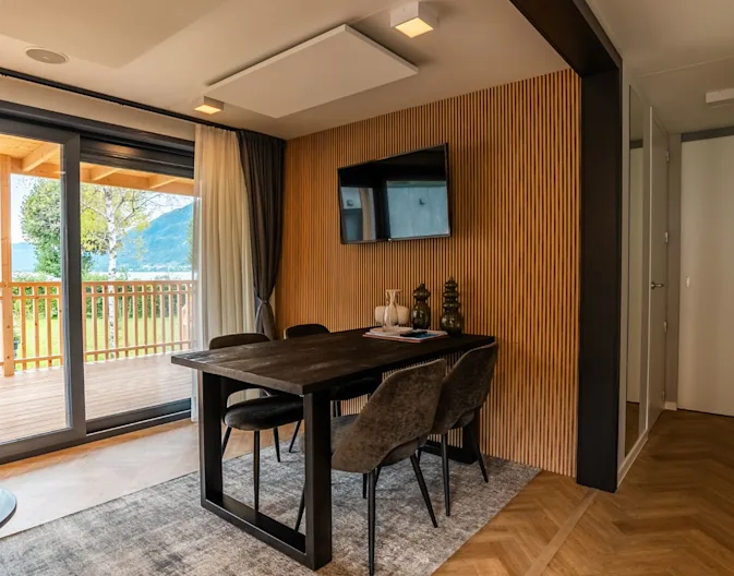 EuroParcs Ossiacher See Enzian4 Waterfront kitchen living room 2