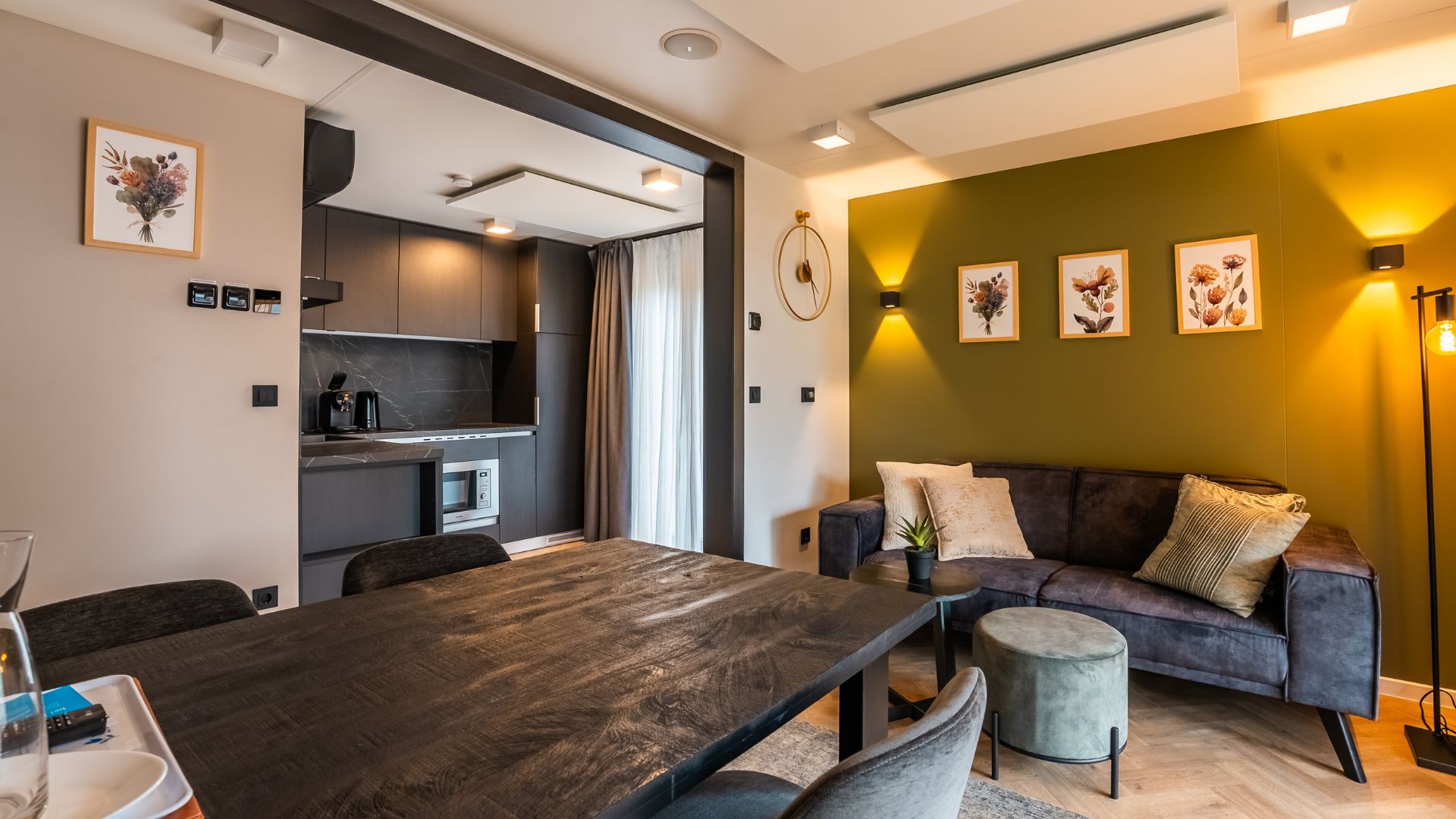 EuroParcs Ossiacher See Enzian4 Waterfront kitchen living room 5