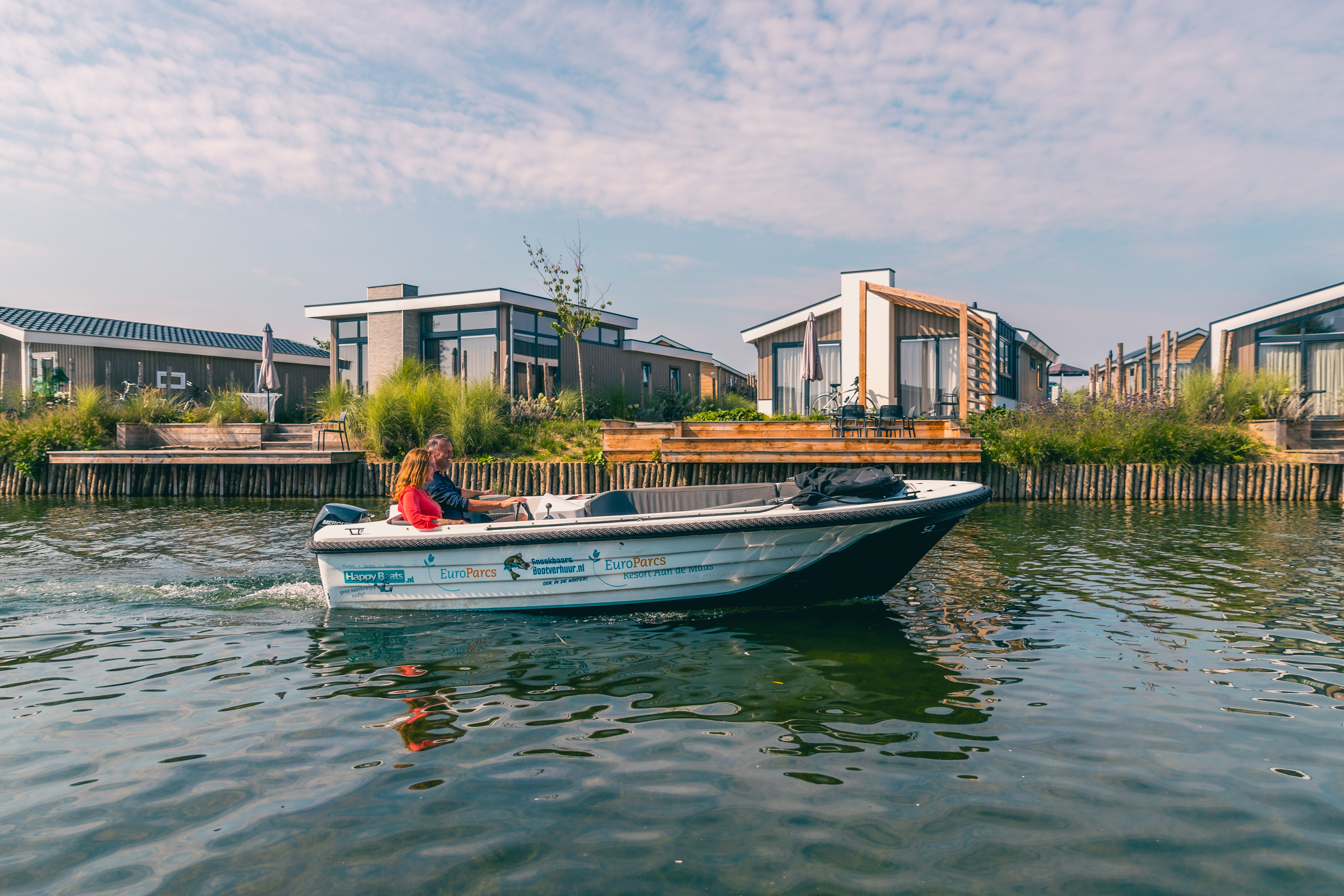 EuroParcs Kraaijenbergse Plassen couple in boat